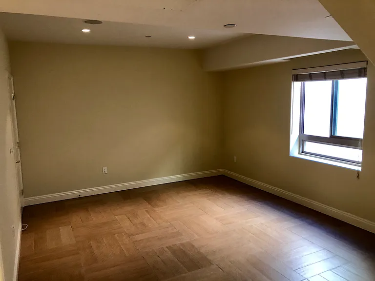 366 W 8th St #55 — Photo 14