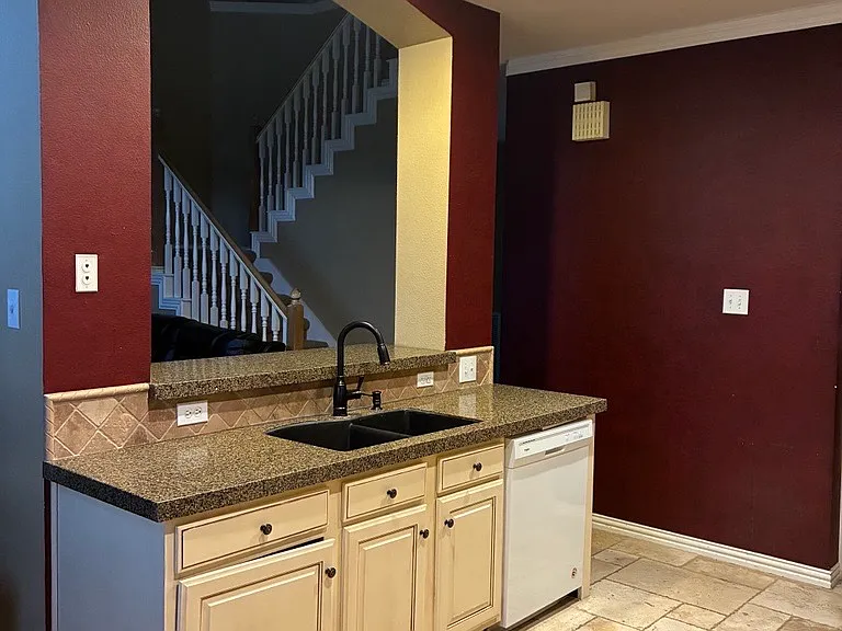 630 Waterview Dr — Photo 5