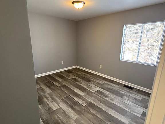 4th image of 379 Home Ave