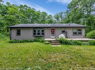 26550 Sherwood Rd, Belleville, MI 48111