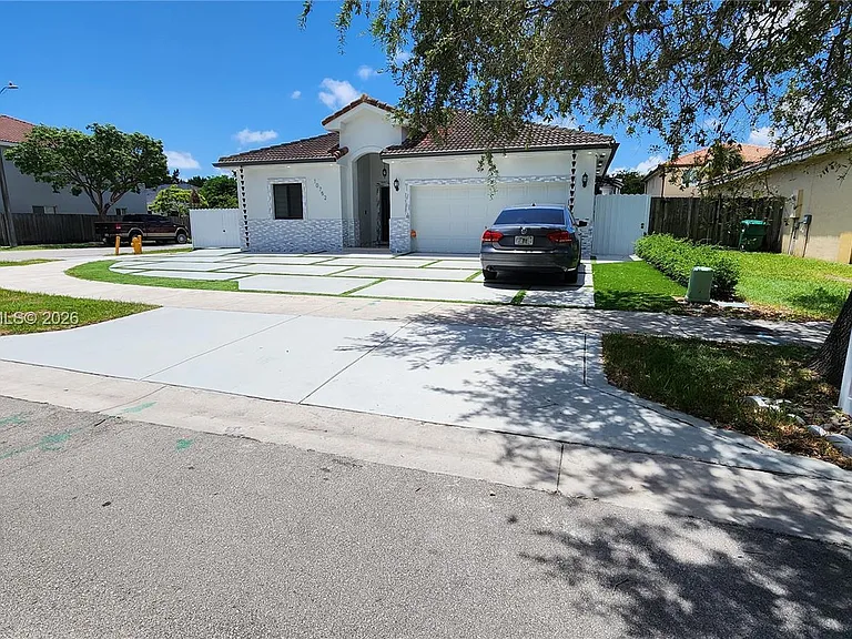 10752 SW 228th Ter — Photo 4