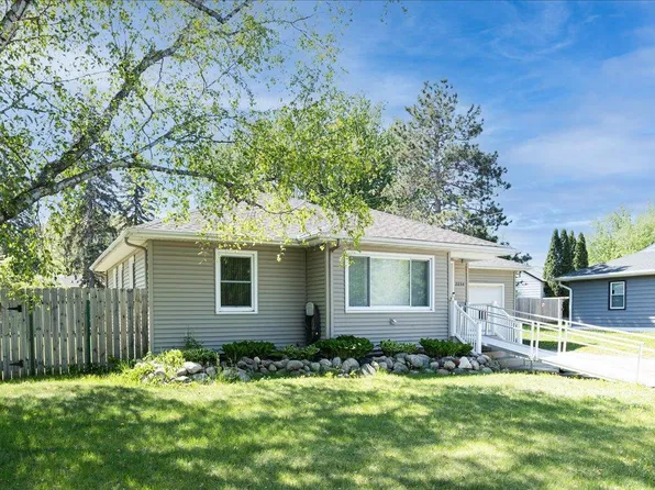 2204 W Saint Germain St, Saint Cloud, MN 56301