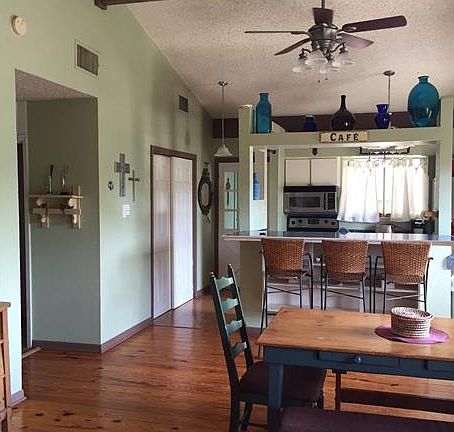 3rd image of 214 Woodcreek Dr