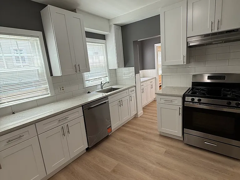 68 Poplar St #1 — Photo 1