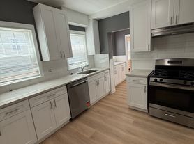 68 Poplar St, Watertown, MA
