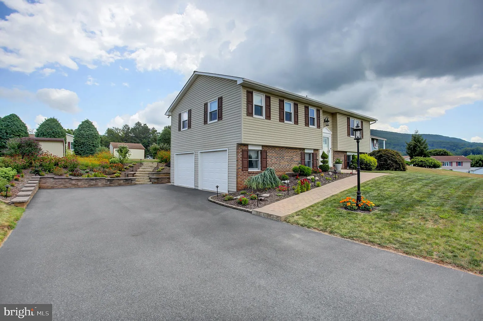 14090 Gardner Ave photo 1