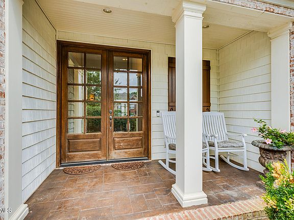 5th image of 1552 Laurens Glen Ln