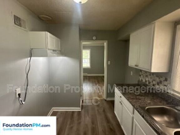 4th image of 3076 Signal St