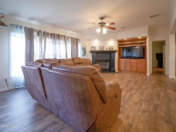3rd image of 1044 Gleaux Dr