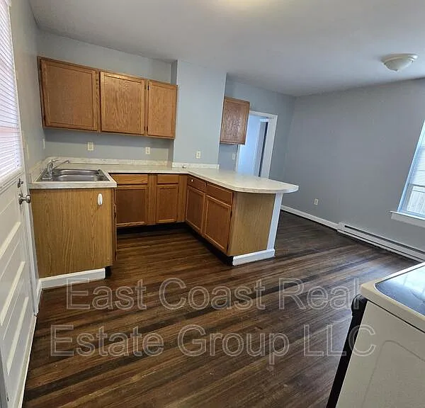 721 2nd St #A — Photo 34