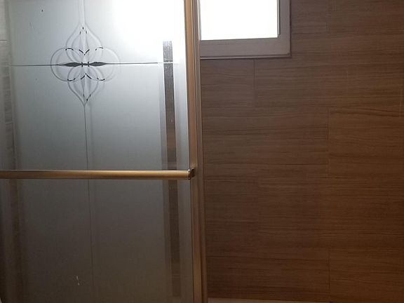 4th image of 140 E Graham Ave #1