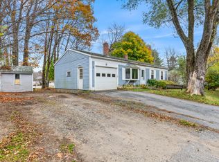 9 Pinewood Dr, Topsham, ME 04086