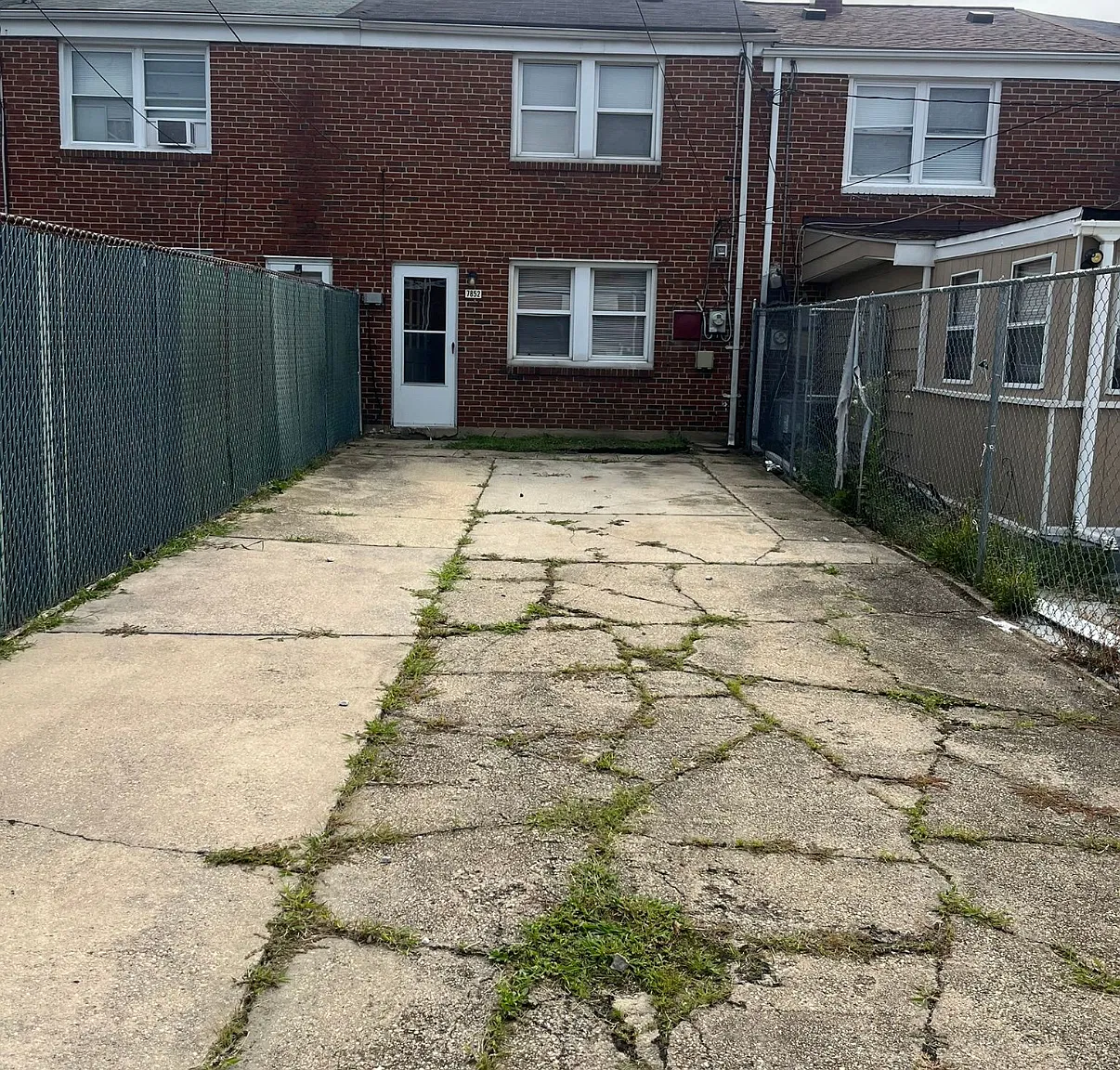 3 bed, 1024 sqft, $2,500 — Photo 1