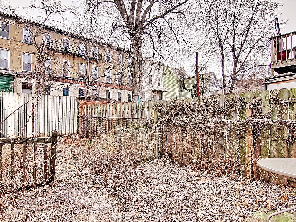 2nd image of 62 Astor Pl
