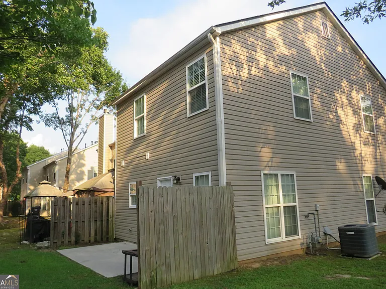 2718 Rocky Ct S — Photo 34