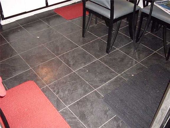 3rd image of 222 Brunswick Blvd