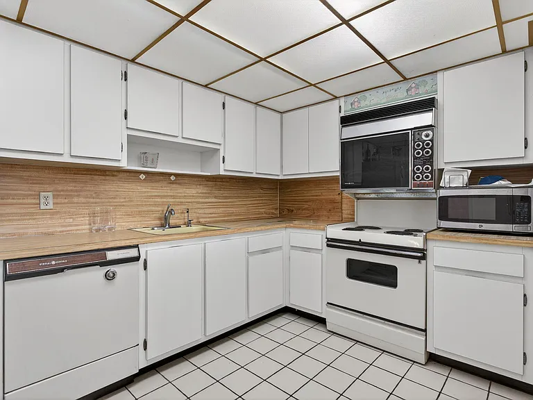800 Cypress Blvd #204A — Photo 11