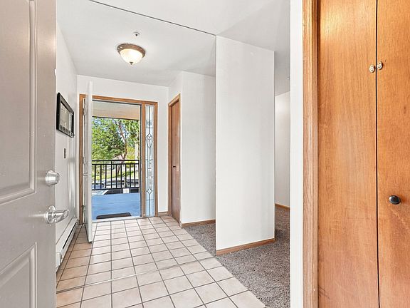 4th image of 4990 Meredith Way APT 211