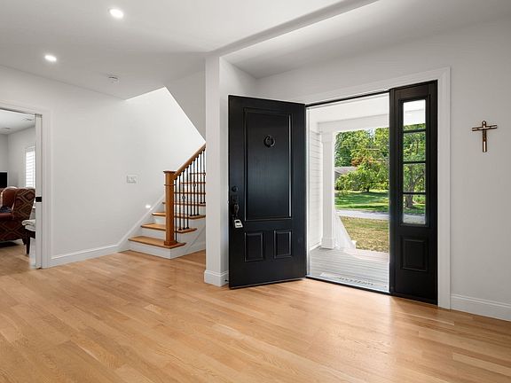 4th image of 54 Meadowbrook Rd