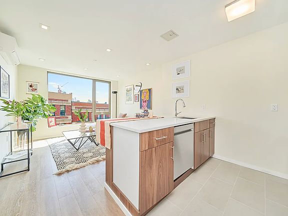 3rd image of 521 W 134th St #4E