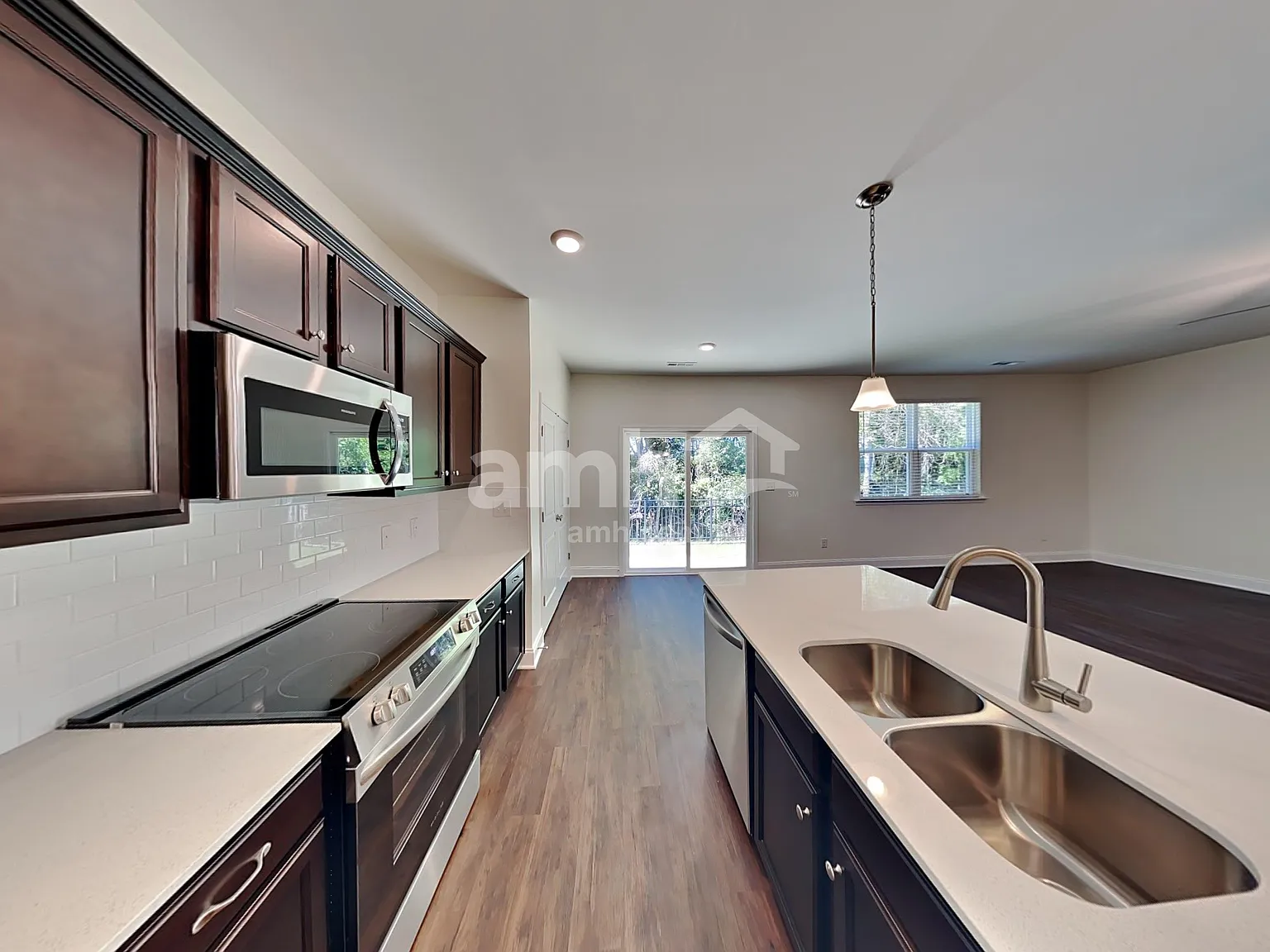 4 bed, 2.5 bath, 1977 sqft, $2,700 — Photo 3