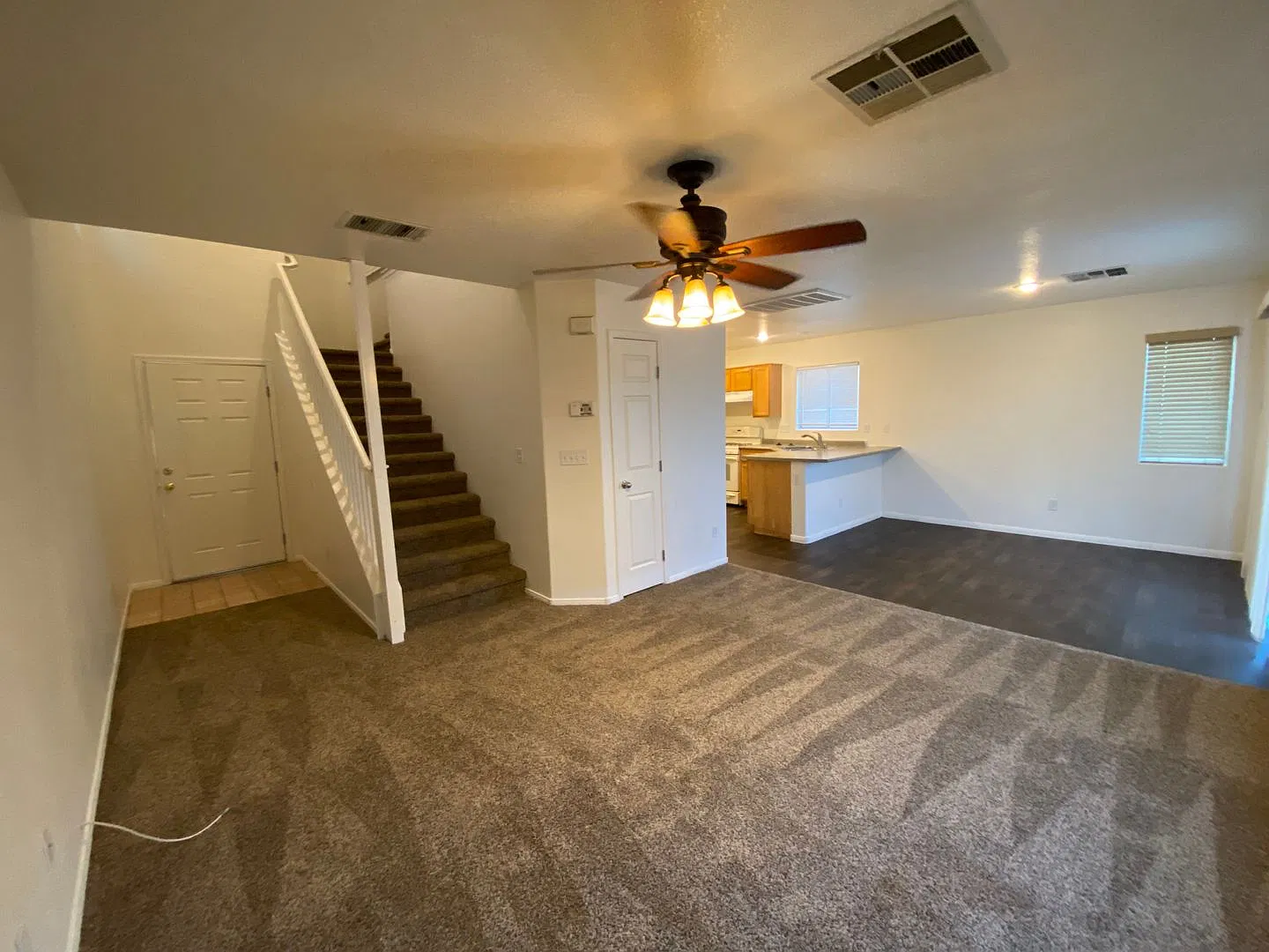 4 Bedroom House! — Photo 2