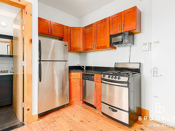 3rd image of 600 Saint Marks Ave APT 5F