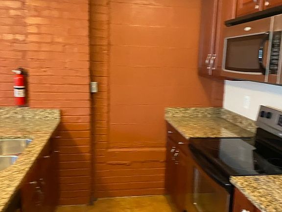 5th image of 305 S Lincoln St APT D