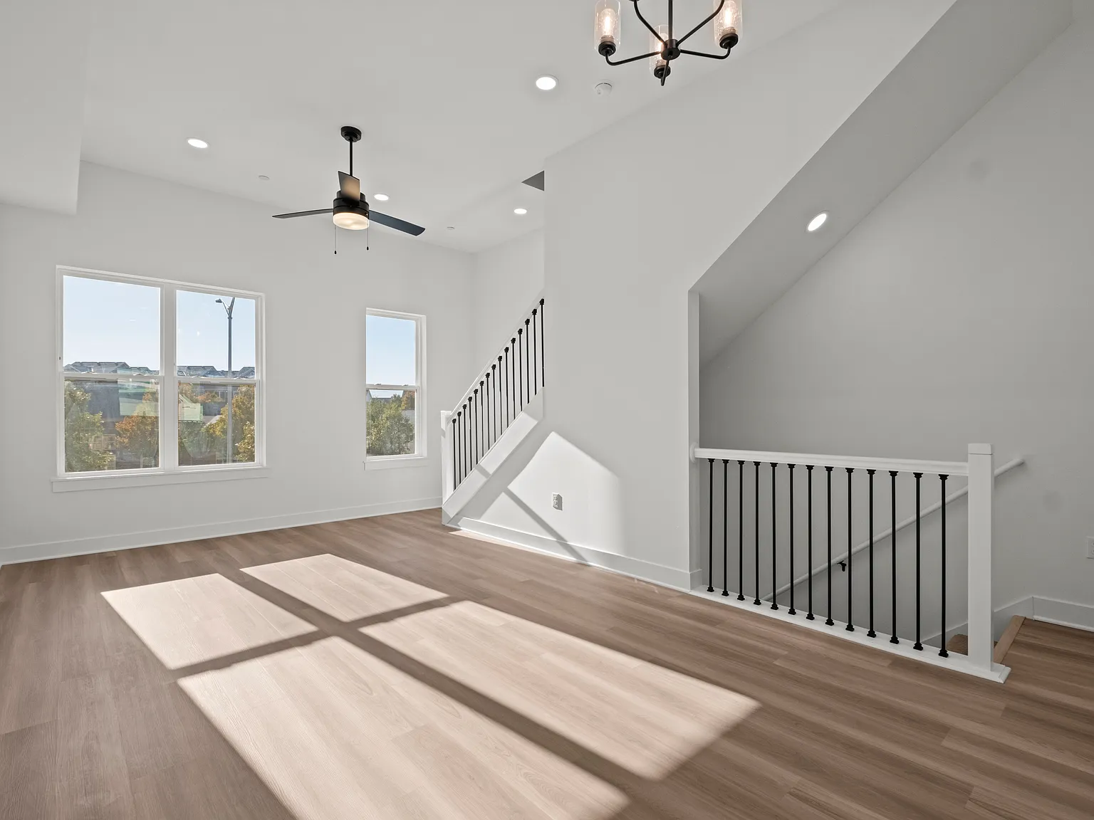 2 bed, 1292 sqft, $2,395 — Photo 4