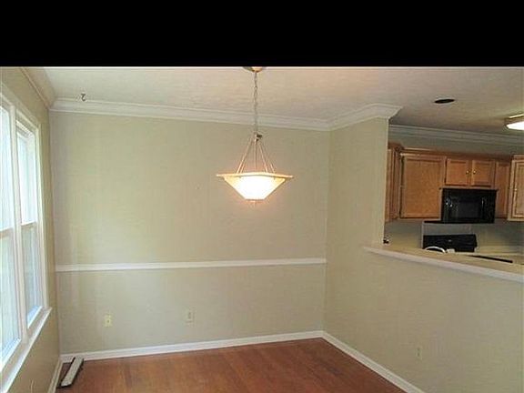 5th image of 3701 White Pine Dr