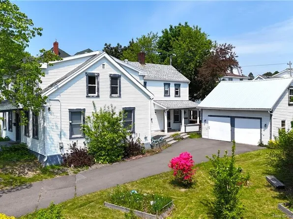 7 Saint Croix St, Saint Stephen, NB E3L 2A2
