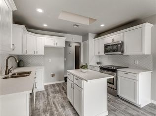 1608 NE 9th St, Moore, OK 73160