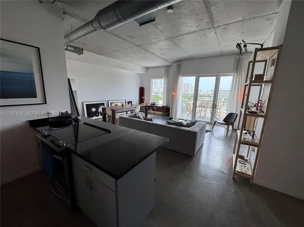 10 SW South River Dr APT 909, Miami, FL 33130