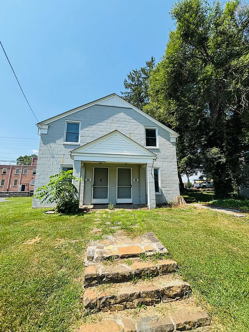 2 Bedroom 1 Bath Duplex — Photo 1