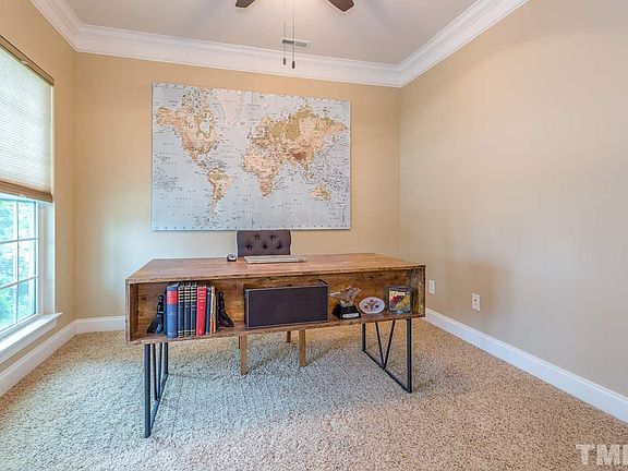 4th image of 1016 Crinoline Ln