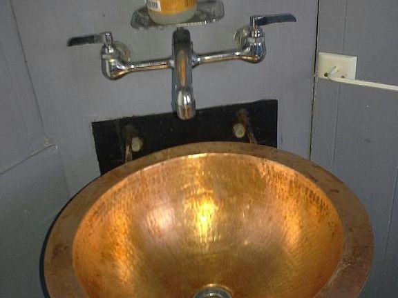 3rd image of 233 Kingsbury Ave #A-b