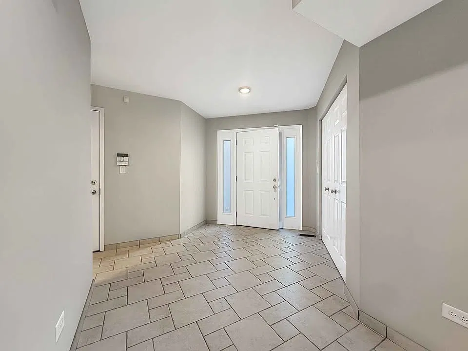 2103 N Coldspring Road — Photo 4
