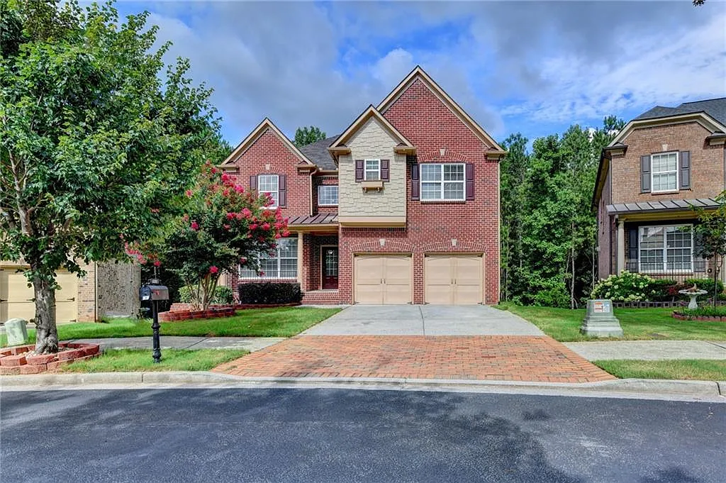 5 bed, 5.0 bath, 4494 sqft, $3,300 — Photo 1