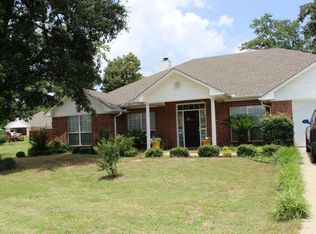 596 Briar Cove Ln, Gladewater, TX 75647