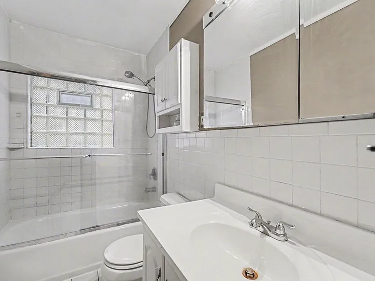 6822 N Lafayette St — Photo 9