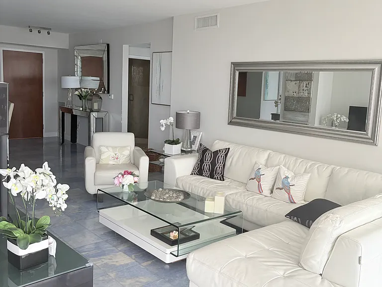 6365 Collins Ave — Photo 10