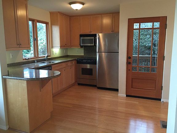 5th image of 2430 Paradise Dr #B