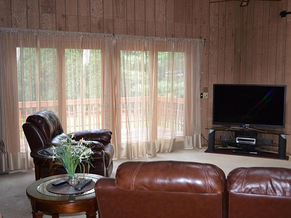 4th image of 888 Loch Lomond Ln