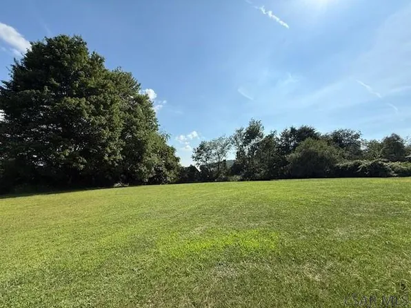 Colonial Dr, Davidsville, PA 15928