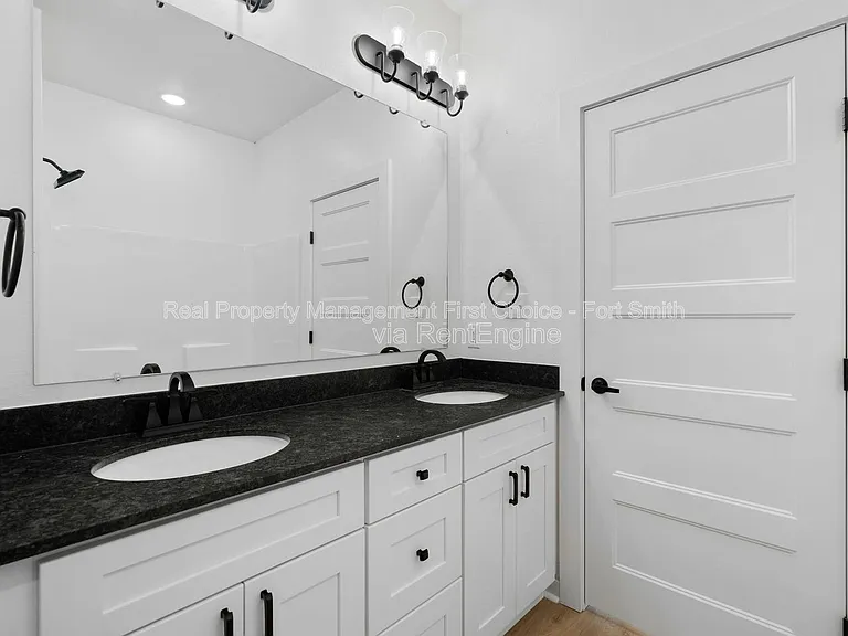 8705 Cantera Dr #B — Photo 21