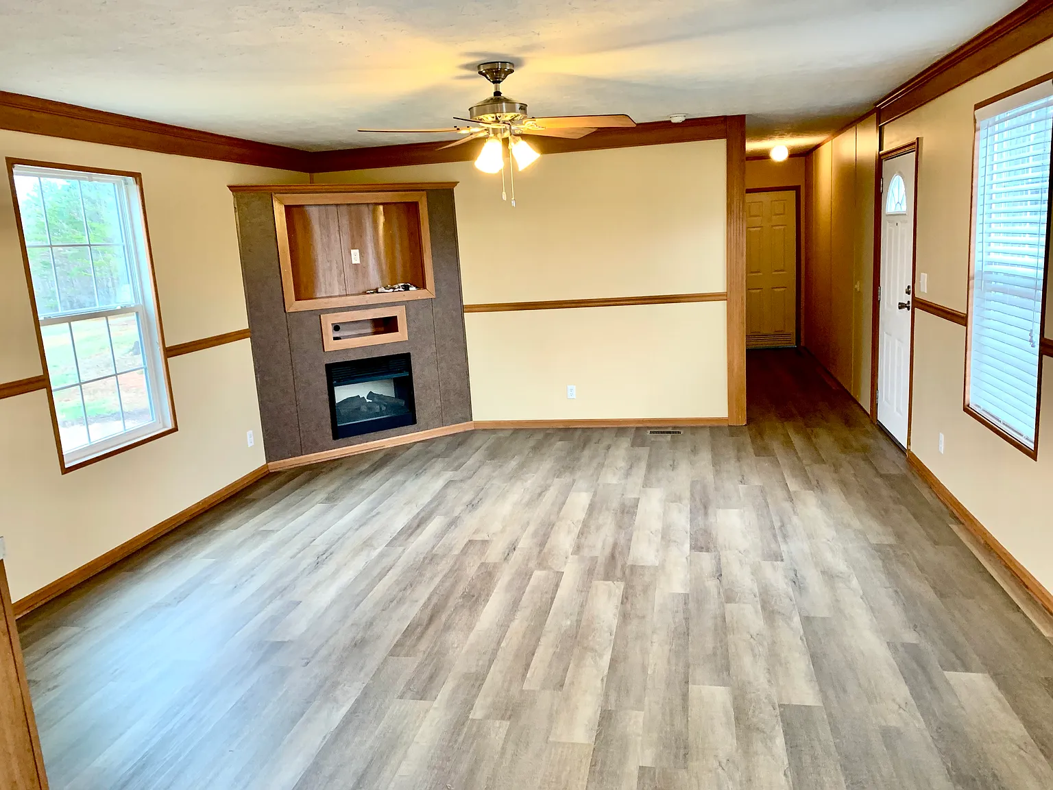3 bed, 1216 sqft, $1,300 — Photo 3