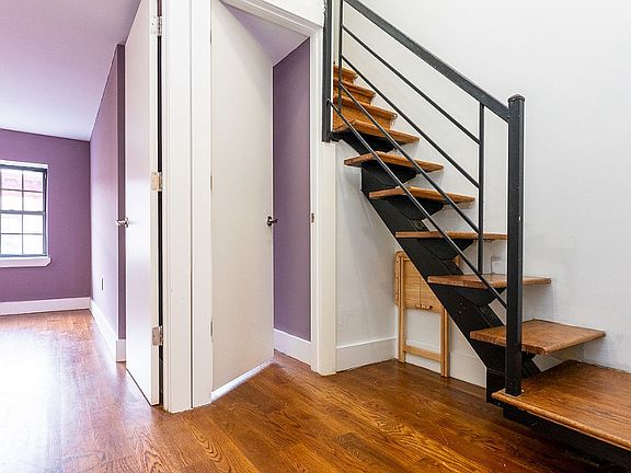 2nd image of 187 Jefferson St #3R