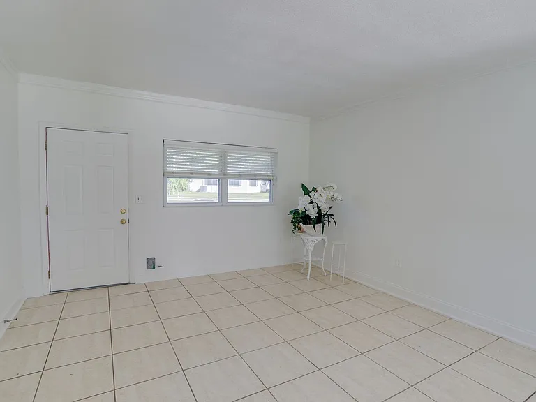121 S Triplet Lake Dr — Photo 6