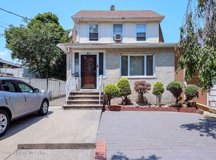 83 Walters Ave, Staten Island, NY 10301