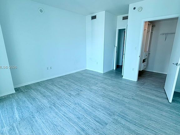 3rd image of 500 Brickell Ave APT 3003